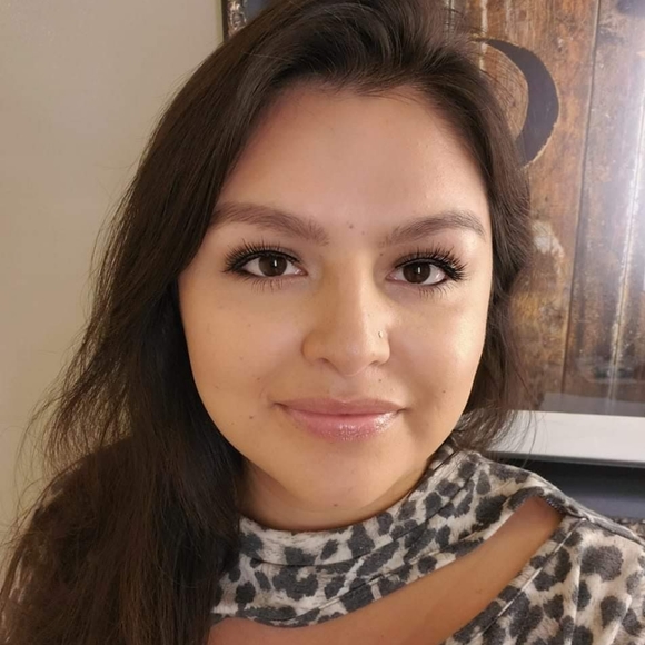 Meet your Posher, Stephanie - Picture 1 of 2